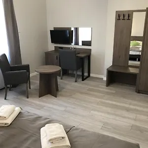 villa-rosa.poznan-hotels.com/